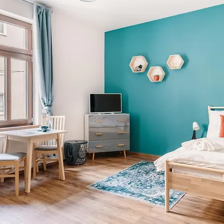 Short By Ambiente Hotell 3*