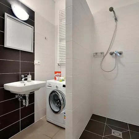 Short By Ambiente Bratislava