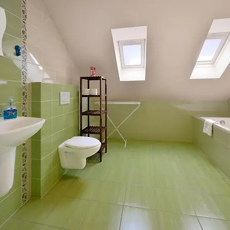 Short By Ambiente Hotell 3*