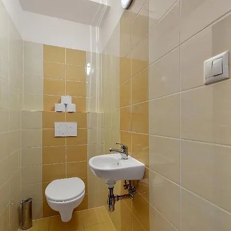 Short By Ambiente Hotell