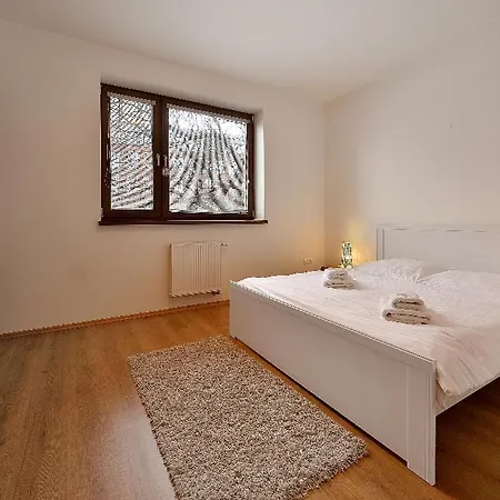 Short By Ambiente 3*
