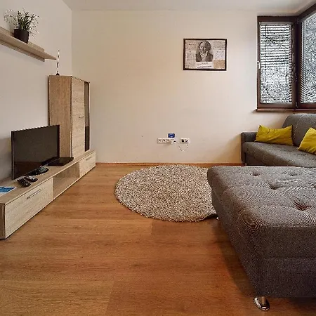Short By Ambiente 3* 布拉迪斯拉发