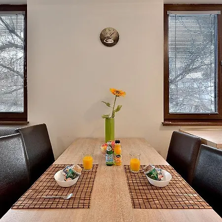 Short By Ambiente 3* 布拉迪斯拉发